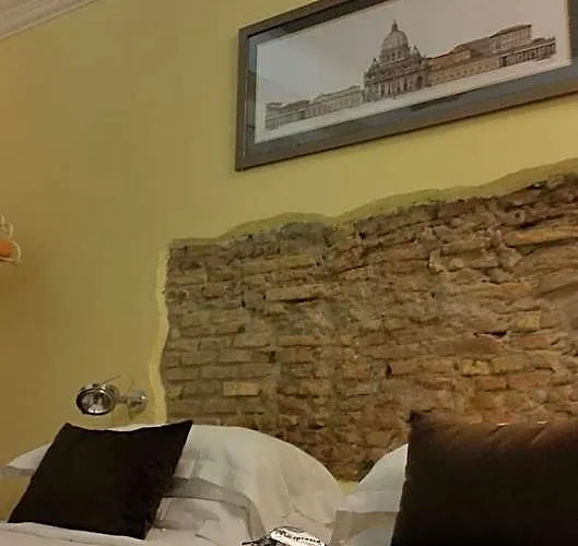 Navona First Otel