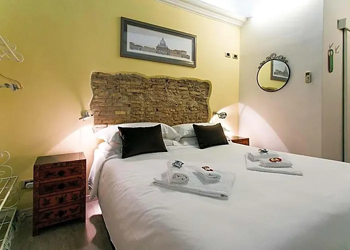 Otel Navona First 2*